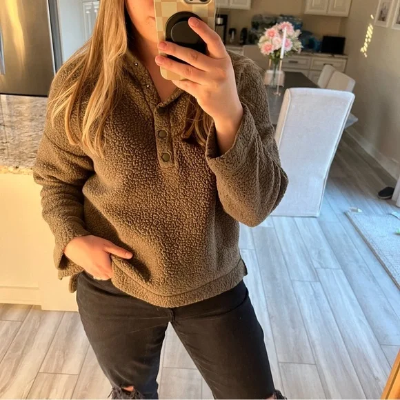 Aerie green Sherpa button snap pullover - Picture 3 of 6